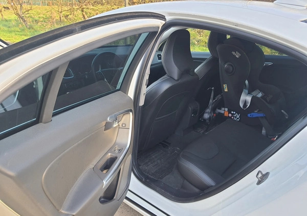 Volvo S60 cena 67800 przebieg: 172600, rok produkcji 2016 z Gdańsk małe 56